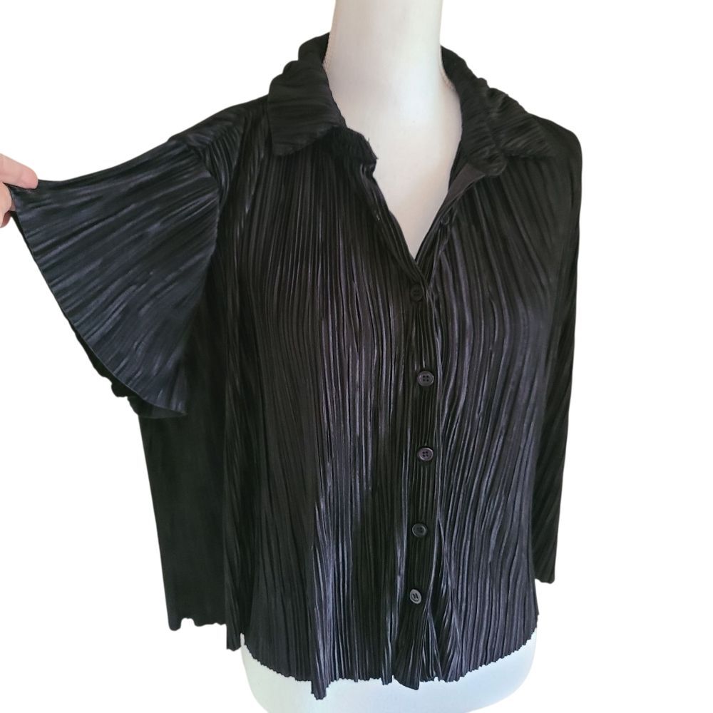 princess polly black plissé short-sleeve button-down top womens size 10